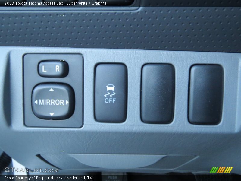 Super White / Graphite 2013 Toyota Tacoma Access Cab