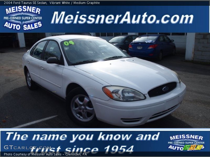 Vibrant White / Medium Graphite 2004 Ford Taurus SE Sedan