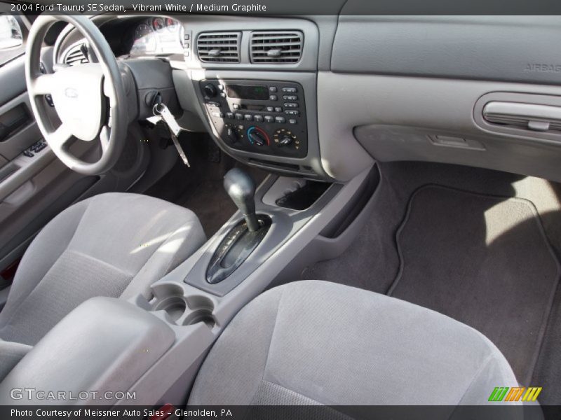 Vibrant White / Medium Graphite 2004 Ford Taurus SE Sedan