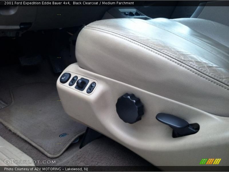 Black Clearcoat / Medium Parchment 2001 Ford Expedition Eddie Bauer 4x4