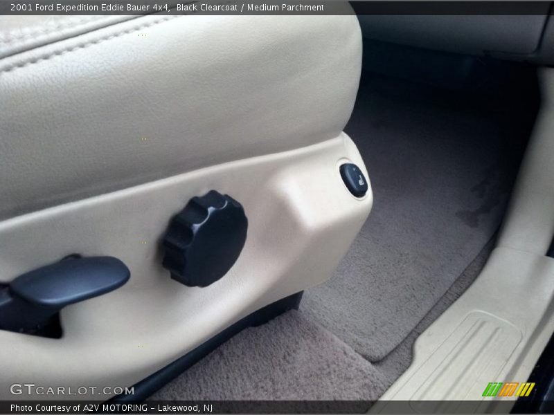 Black Clearcoat / Medium Parchment 2001 Ford Expedition Eddie Bauer 4x4