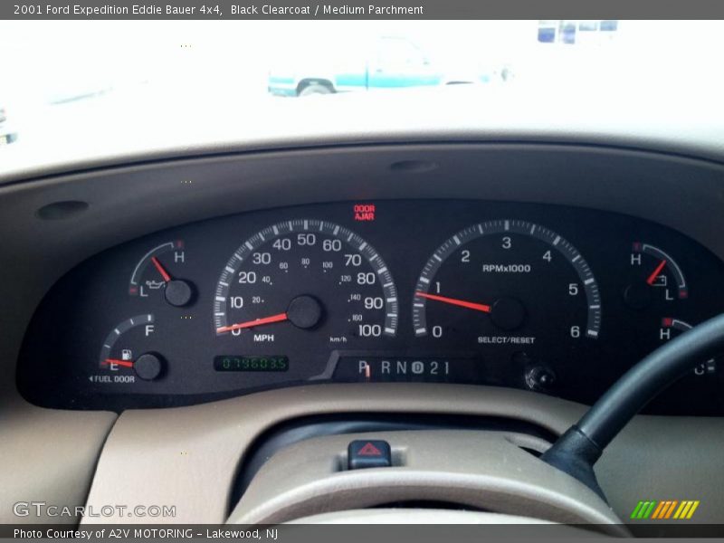 Black Clearcoat / Medium Parchment 2001 Ford Expedition Eddie Bauer 4x4