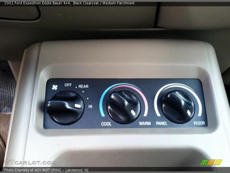 Black Clearcoat / Medium Parchment 2001 Ford Expedition Eddie Bauer 4x4