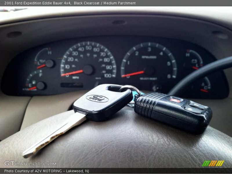 Black Clearcoat / Medium Parchment 2001 Ford Expedition Eddie Bauer 4x4