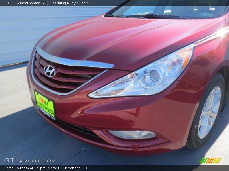 Sparkling Ruby / Camel 2013 Hyundai Sonata GLS