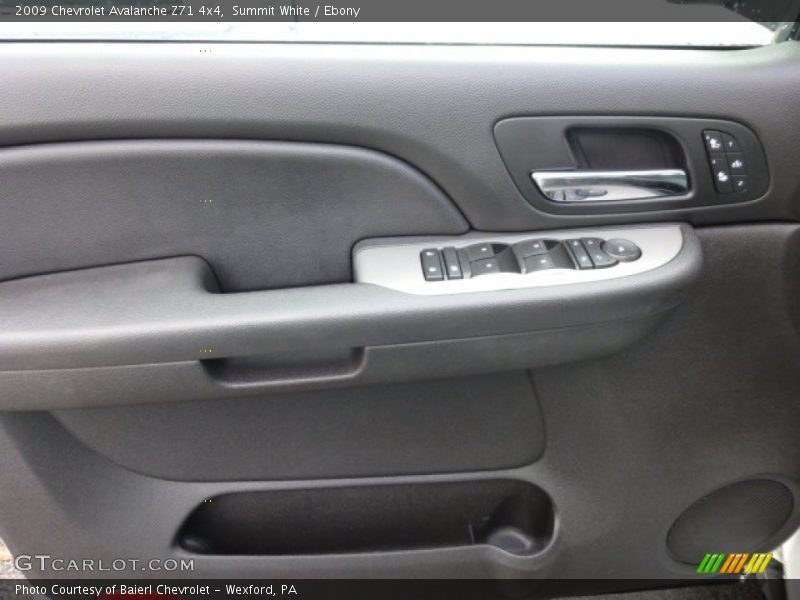 Summit White / Ebony 2009 Chevrolet Avalanche Z71 4x4