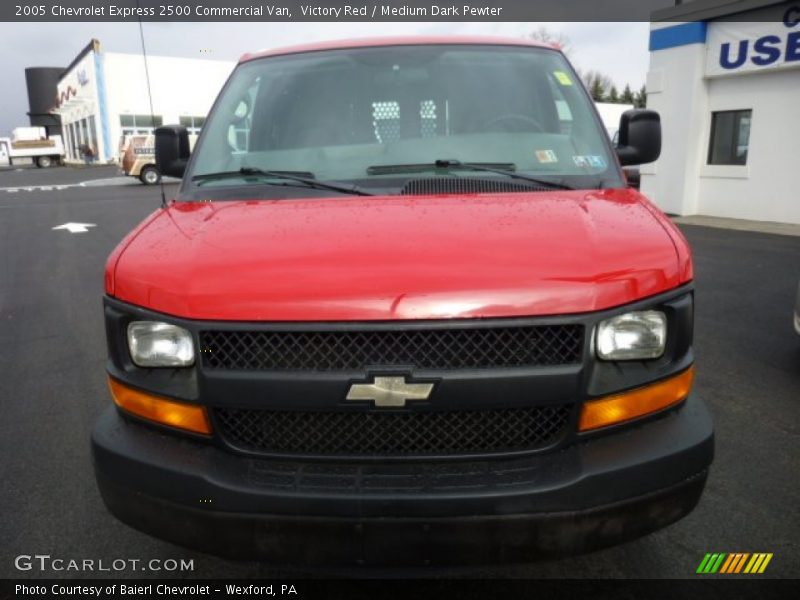 Victory Red / Medium Dark Pewter 2005 Chevrolet Express 2500 Commercial Van