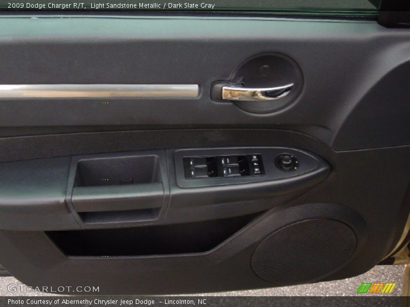 Light Sandstone Metallic / Dark Slate Gray 2009 Dodge Charger R/T