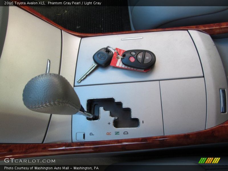 Phantom Gray Pearl / Light Gray 2006 Toyota Avalon XLS