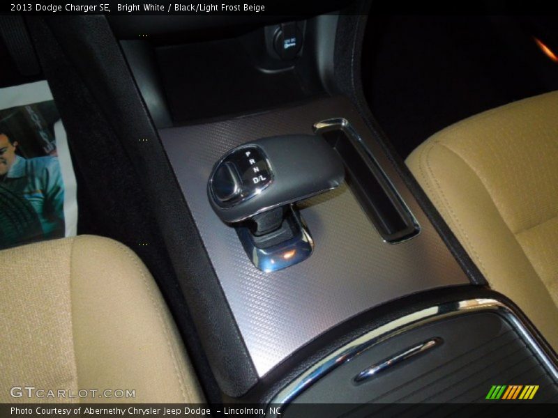 Bright White / Black/Light Frost Beige 2013 Dodge Charger SE