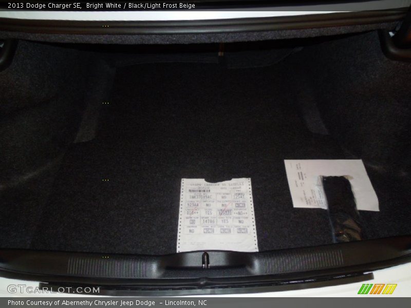 Bright White / Black/Light Frost Beige 2013 Dodge Charger SE