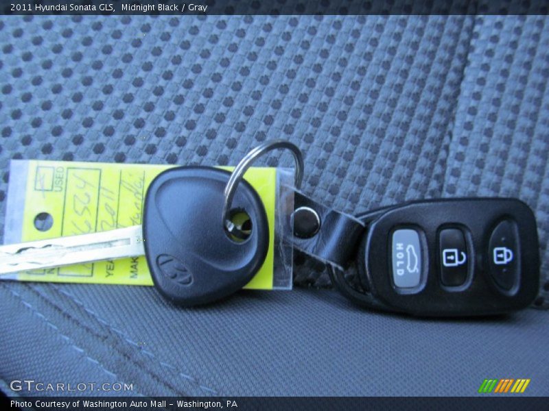 Midnight Black / Gray 2011 Hyundai Sonata GLS