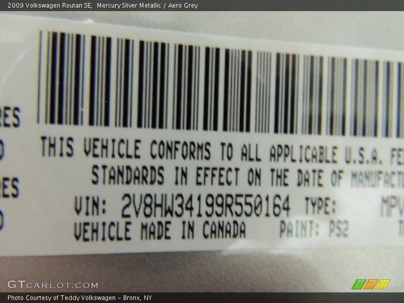 Mercury Sliver Metallic / Aero Grey 2009 Volkswagen Routan SE