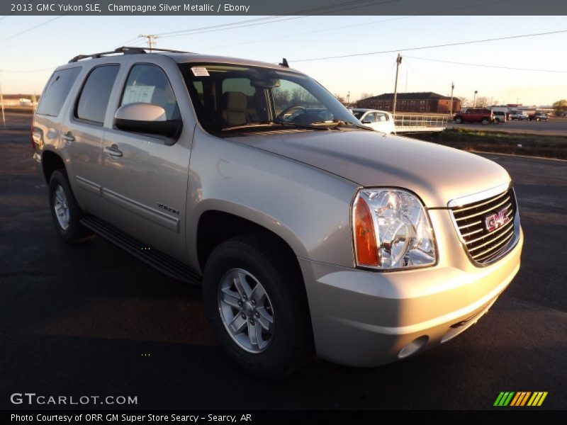 Champagne Silver Metallic / Ebony 2013 GMC Yukon SLE