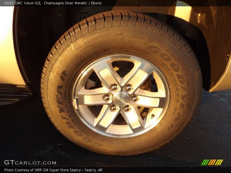 Champagne Silver Metallic / Ebony 2013 GMC Yukon SLE