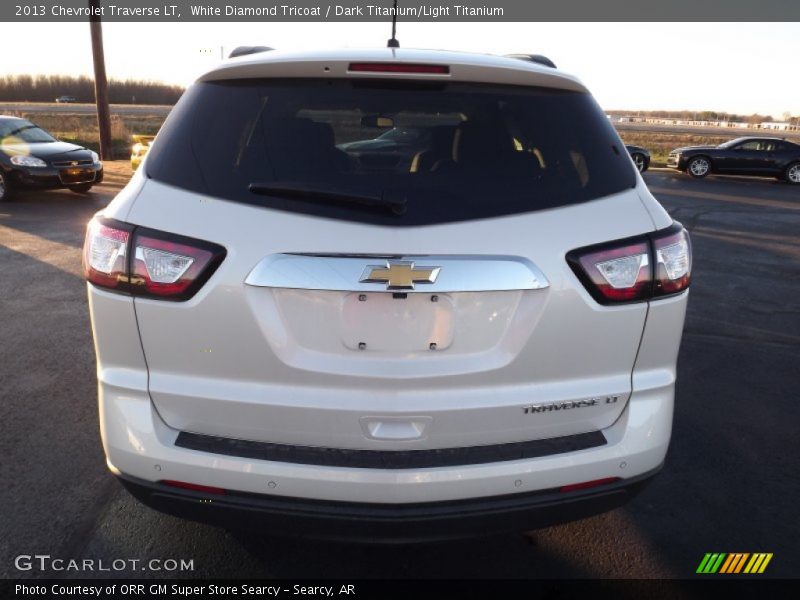 White Diamond Tricoat / Dark Titanium/Light Titanium 2013 Chevrolet Traverse LT