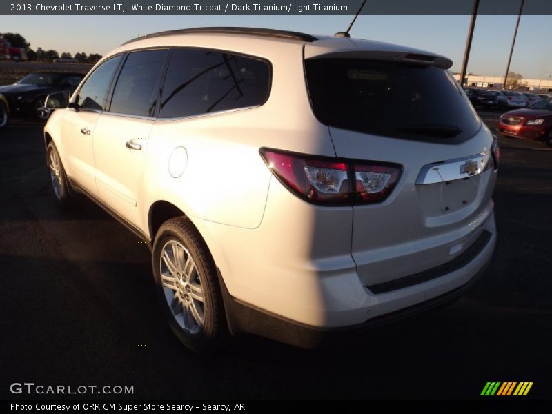 White Diamond Tricoat / Dark Titanium/Light Titanium 2013 Chevrolet Traverse LT