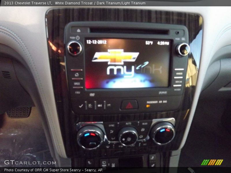 White Diamond Tricoat / Dark Titanium/Light Titanium 2013 Chevrolet Traverse LT
