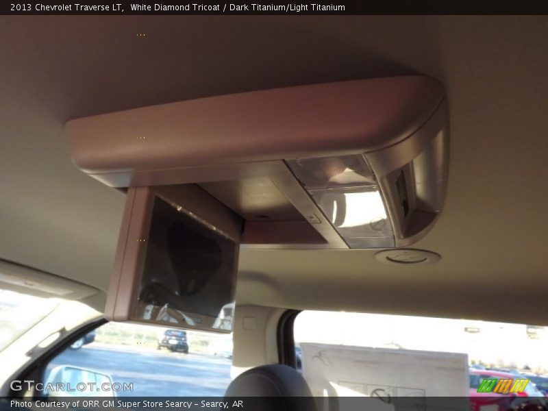 White Diamond Tricoat / Dark Titanium/Light Titanium 2013 Chevrolet Traverse LT