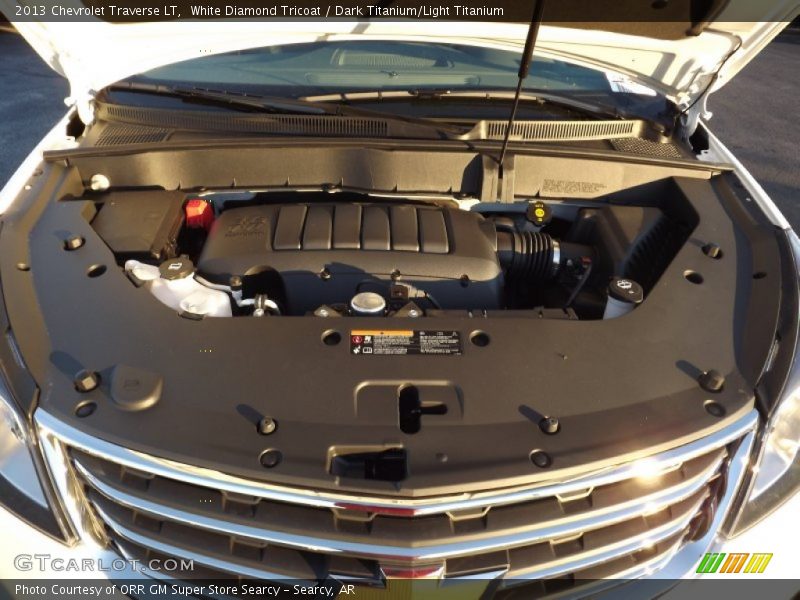 White Diamond Tricoat / Dark Titanium/Light Titanium 2013 Chevrolet Traverse LT