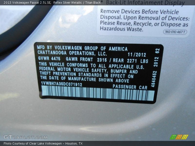 Reflex Silver Metallic / Titan Black 2013 Volkswagen Passat 2.5L SE