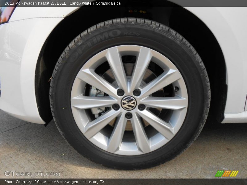 Candy White / Cornsilk Beige 2013 Volkswagen Passat 2.5L SEL