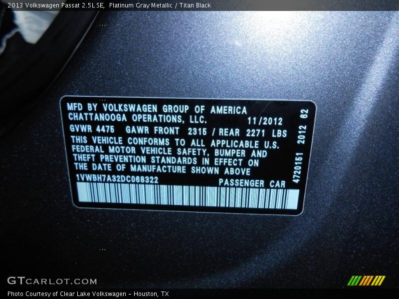 Platinum Gray Metallic / Titan Black 2013 Volkswagen Passat 2.5L SE