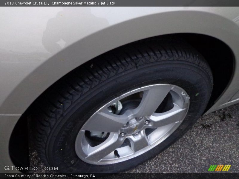 Champagne Silver Metallic / Jet Black 2013 Chevrolet Cruze LT