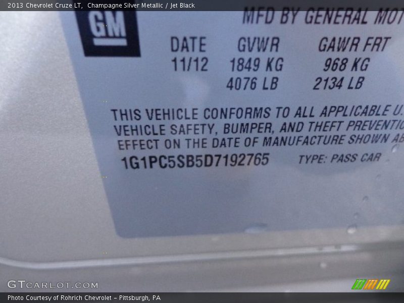Champagne Silver Metallic / Jet Black 2013 Chevrolet Cruze LT