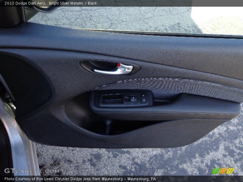 Bright Silver Metallic / Black 2013 Dodge Dart Aero