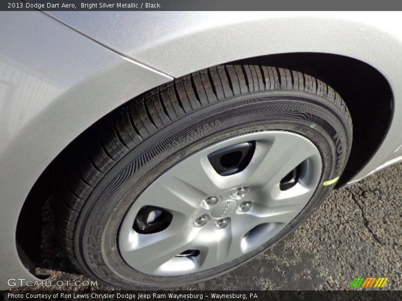 Bright Silver Metallic / Black 2013 Dodge Dart Aero
