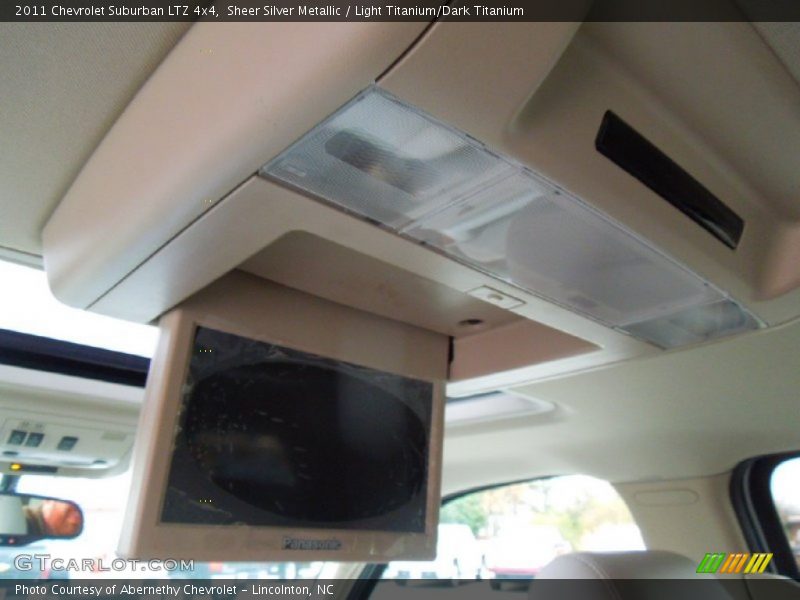 Sheer Silver Metallic / Light Titanium/Dark Titanium 2011 Chevrolet Suburban LTZ 4x4