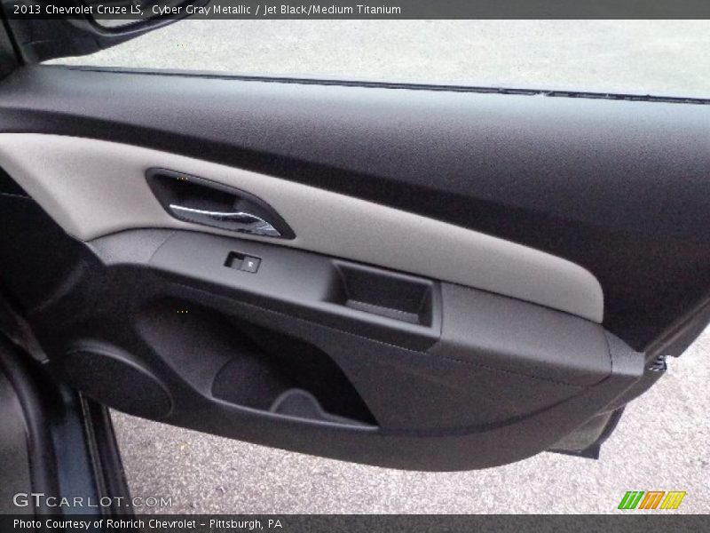 Cyber Gray Metallic / Jet Black/Medium Titanium 2013 Chevrolet Cruze LS