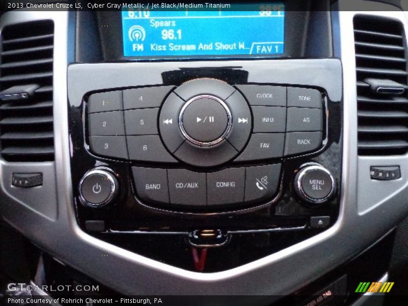 Cyber Gray Metallic / Jet Black/Medium Titanium 2013 Chevrolet Cruze LS