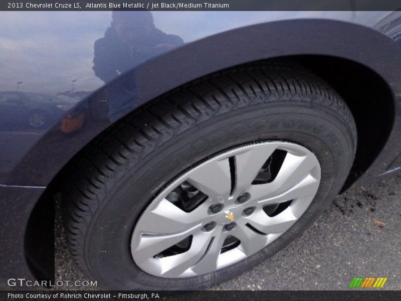 Atlantis Blue Metallic / Jet Black/Medium Titanium 2013 Chevrolet Cruze LS