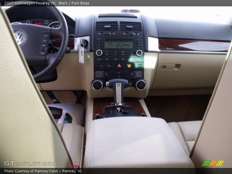 Black / Pure Beige 2007 Volkswagen Touareg V6