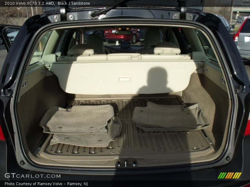Black / Sandstone 2010 Volvo XC70 3.2 AWD