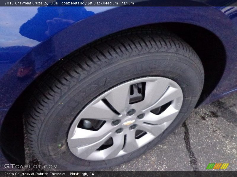 Blue Topaz Metallic / Jet Black/Medium Titanium 2013 Chevrolet Cruze LS