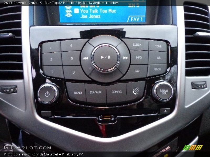 Blue Topaz Metallic / Jet Black/Medium Titanium 2013 Chevrolet Cruze LS
