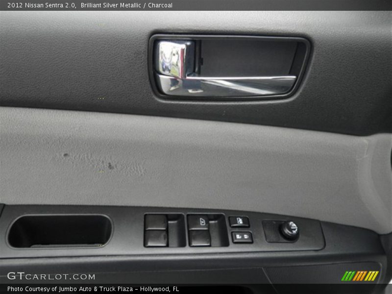 Brilliant Silver Metallic / Charcoal 2012 Nissan Sentra 2.0