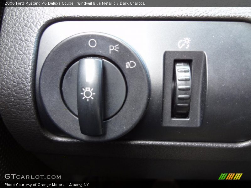 Windveil Blue Metallic / Dark Charcoal 2006 Ford Mustang V6 Deluxe Coupe