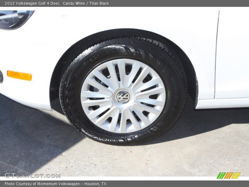 Candy White / Titan Black 2013 Volkswagen Golf 4 Door
