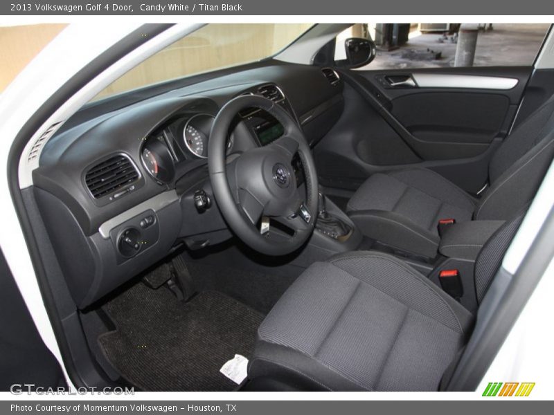 Candy White / Titan Black 2013 Volkswagen Golf 4 Door