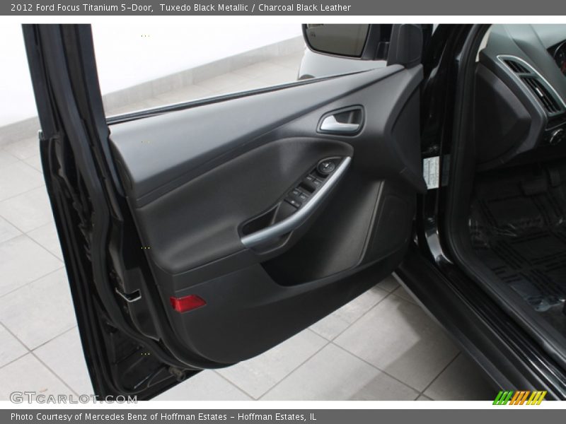 Tuxedo Black Metallic / Charcoal Black Leather 2012 Ford Focus Titanium 5-Door