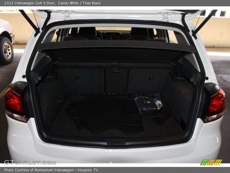 Candy White / Titan Black 2013 Volkswagen Golf 4 Door
