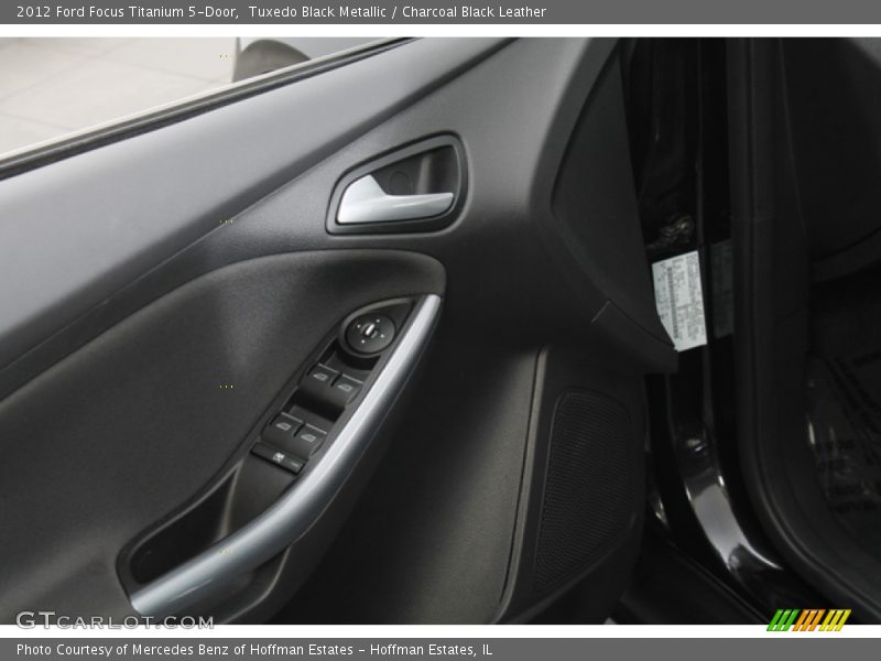 Tuxedo Black Metallic / Charcoal Black Leather 2012 Ford Focus Titanium 5-Door