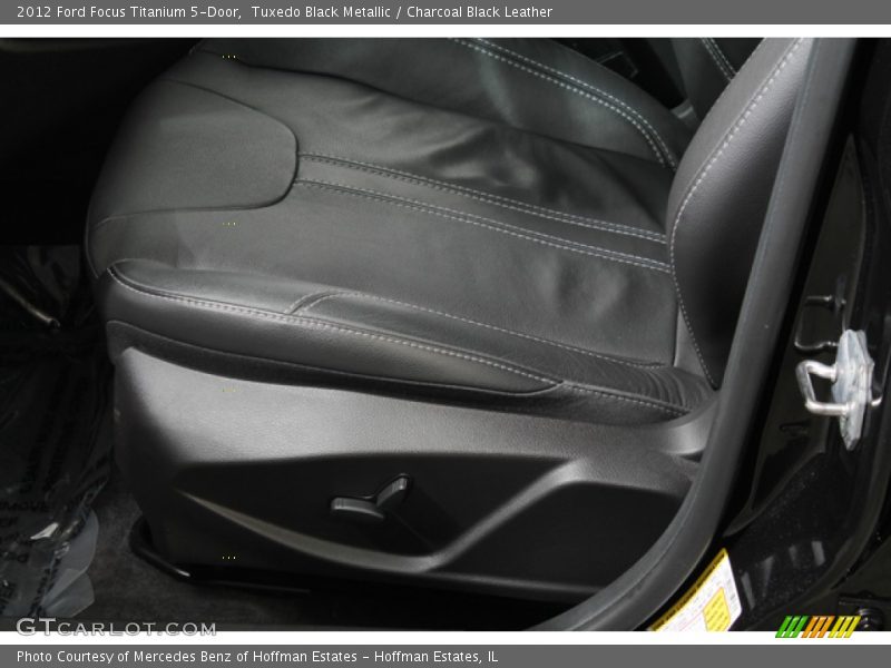 Tuxedo Black Metallic / Charcoal Black Leather 2012 Ford Focus Titanium 5-Door