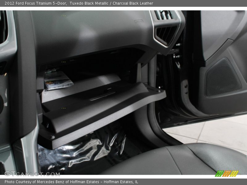 Tuxedo Black Metallic / Charcoal Black Leather 2012 Ford Focus Titanium 5-Door