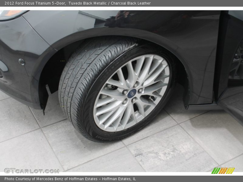 Tuxedo Black Metallic / Charcoal Black Leather 2012 Ford Focus Titanium 5-Door