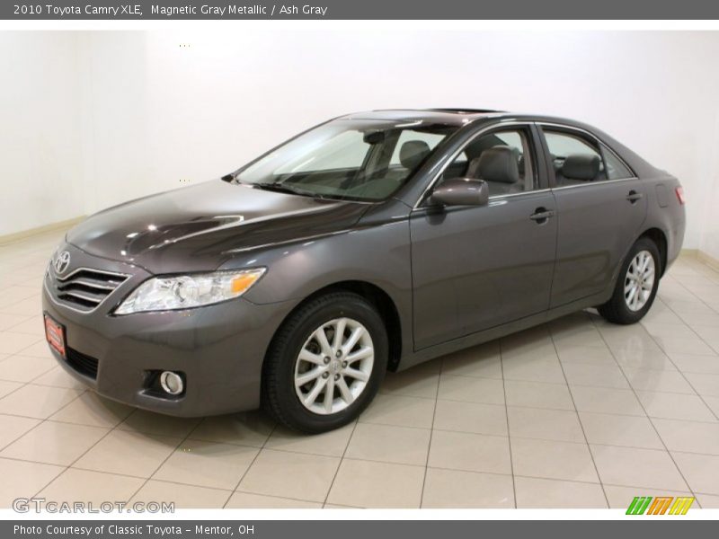 Magnetic Gray Metallic / Ash Gray 2010 Toyota Camry XLE